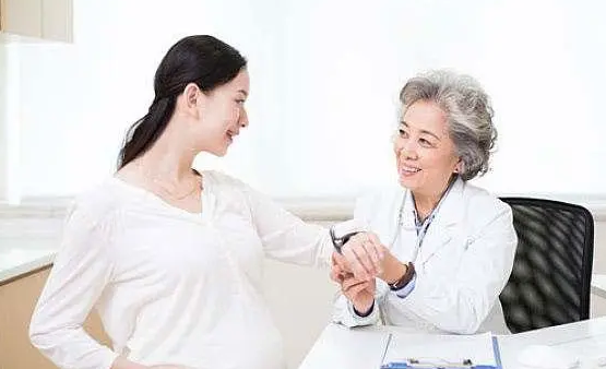 生冷寒凉的食材容易对胃肠道产生刺激