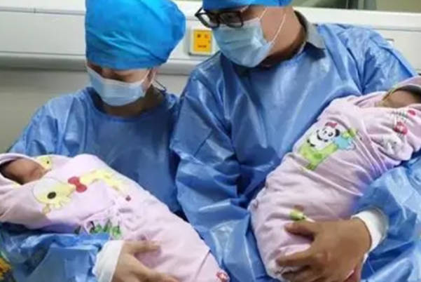 孕妇怀龙凤胎时胎动不是很多