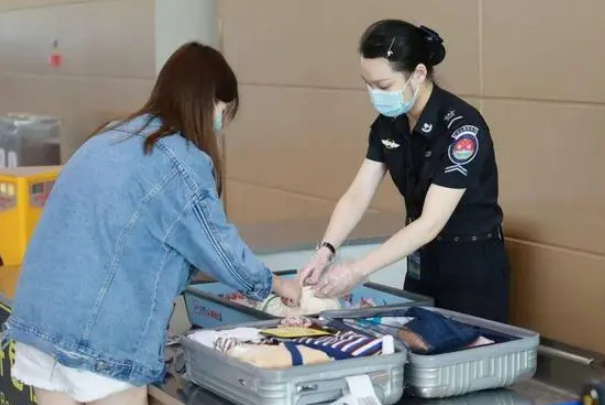 怀孕不显怀过安检应该怎么和工作人员说？