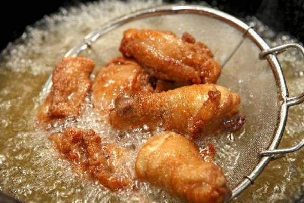高龄女性想怀孕要避免吃油炸食物