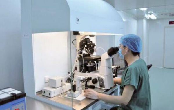 34岁女性连续2次葡萄胎选择做三代试管可以吗？