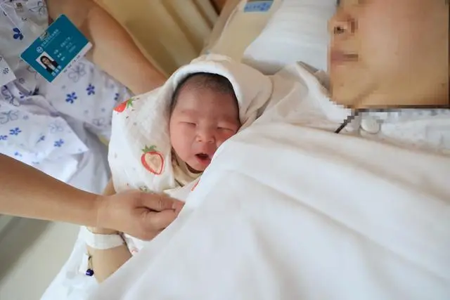 河南省三代试管婴儿助孕费用比较高
