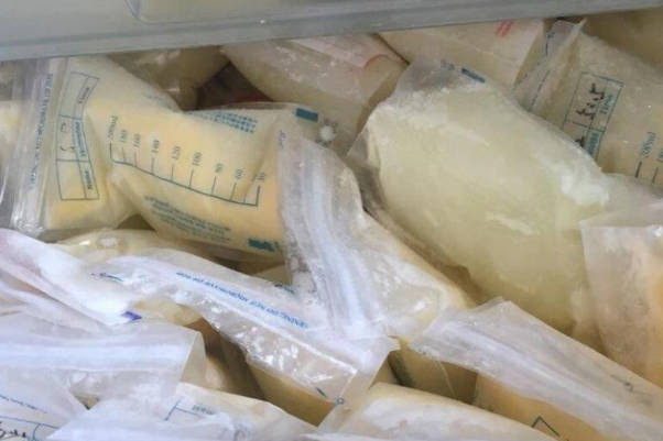 母乳能否放在冷水里保存科普，过来人说2-4小时没问题
