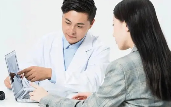 高龄女性的卵巢储备较少