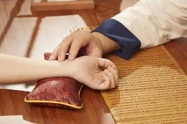 把出滑脉不一定是怀孕，月经前、实热病症都有可能