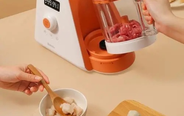 为什么很多医生不建议用辅食机给6个月孩子做吃的呢？