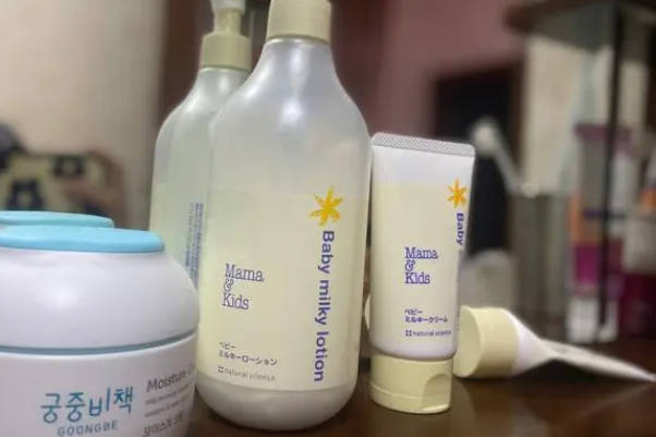 日本儿童乳液mamakids对比Puracy：价格、效果、成分评测