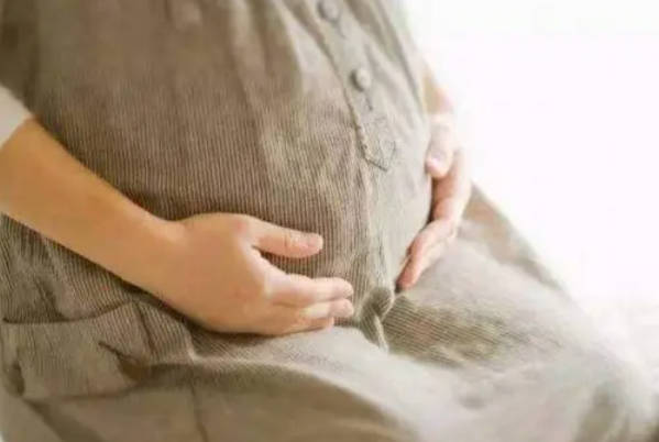 胎儿入盆后胎动孕妇小腹疼痛感会不会很强烈？