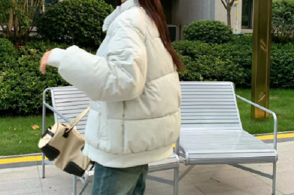 子宫寒冷要多穿衣服保暖