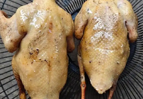 做鸽子汤前要先去腥