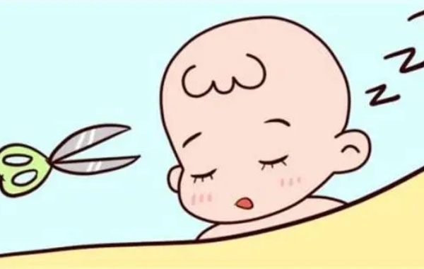 盘点宝宝一百天剪头禁忌，不恰当的工具要多注意
