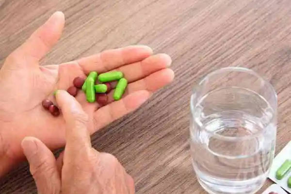 便秘是不当使用甘草锌胶囊导致