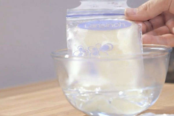 解冻母乳为什么有一层黄油脂，是正常脂肪分层现象