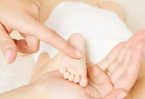 抚触操能让宝宝感到安全