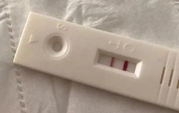 网传验孕棒测出二条杠很清楚就是怀男孩可信吗？