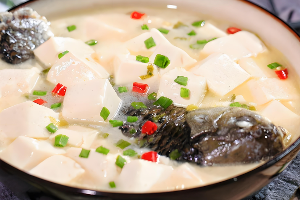鲫鱼牛奶汤可以催乳