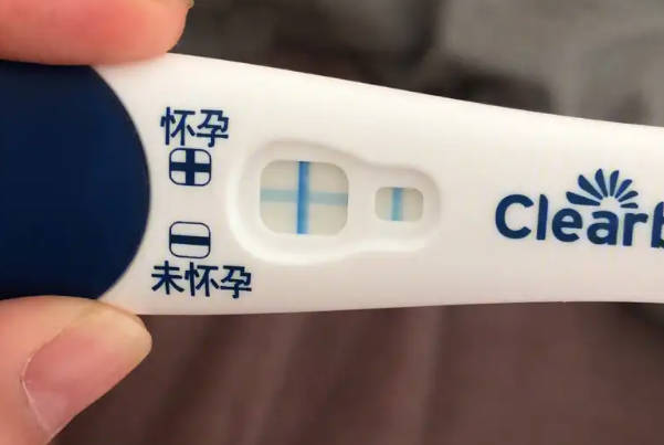 验孕棒放久了有十字出现是真的，超过10分钟结果准确度低
