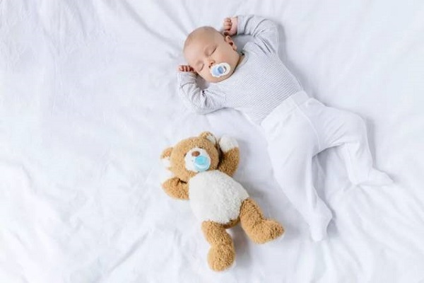 新生儿睡眠的时间有很多