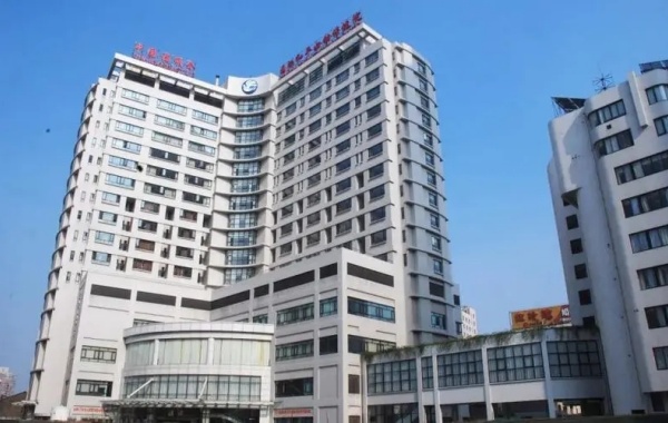 国妇婴和九院哪个给高龄女性看三代试管好呢？