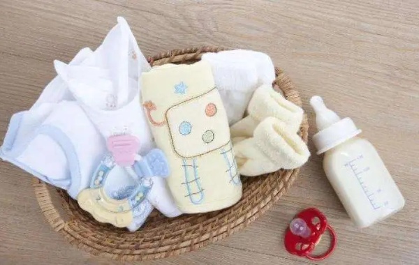 盘点十大最不实用婴儿用品，肚脐贴真的不要买