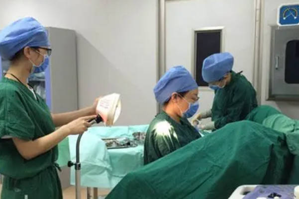 鲜胚移植后当晚：能否进行瑜伽与仰卧起坐活动指南
