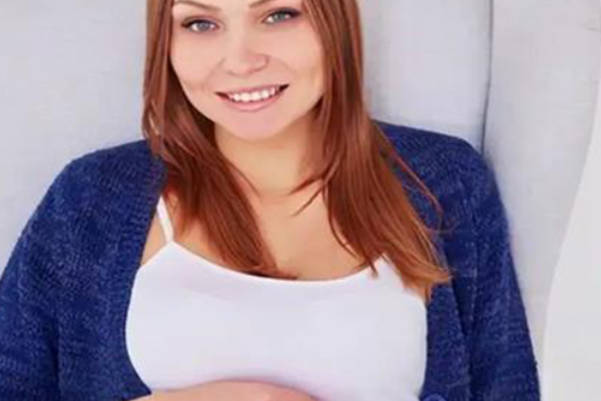 孕妇左边的乳头颜色比较深会生男孩