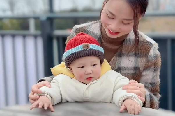 供卵试管生的孩子抚养权根据判决来定