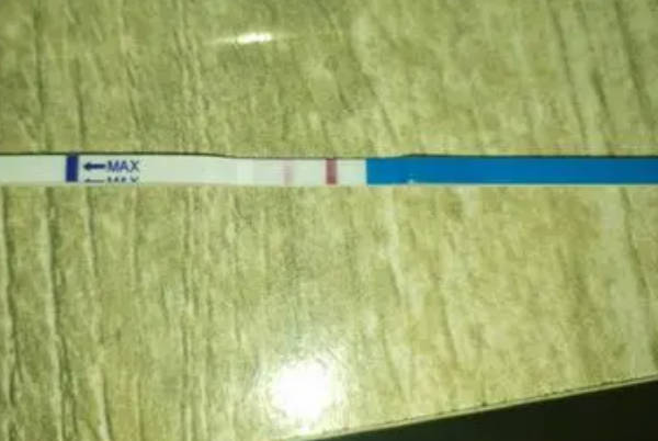 试纸测到一深一浅可能是弱阳