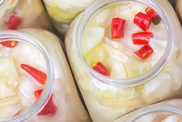 泡菜里的乳酸菌能调节肠道环境