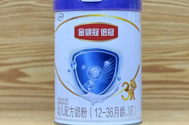 伊利金领冠奶粉三个系列对比，选哪个看宝妈评测贴便知