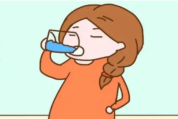 网传怀孕初期孕妇口渴厉害怀的一定是男孩这是真的吗？