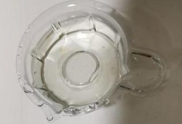 新生儿尿液颜色是淡黄色