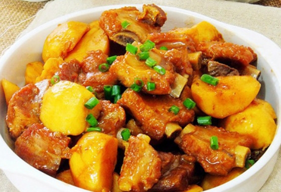土豆炖排骨孕中期可吃