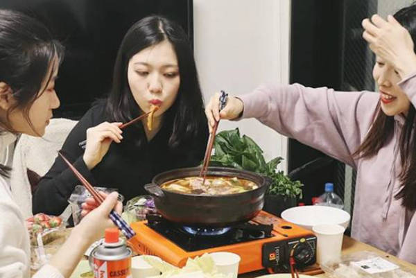 孕早期吃火锅不会影响宝宝发育