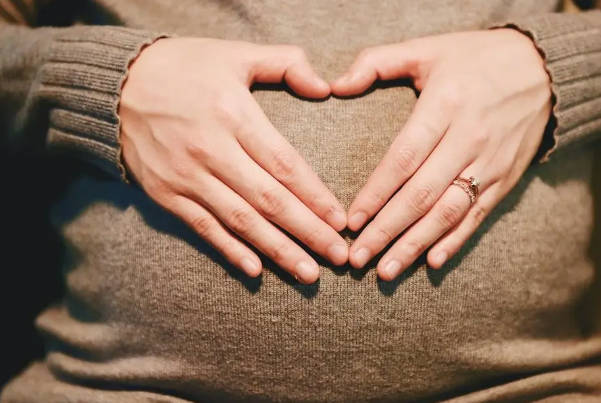 女性发生一些意外怀孕会分不清谁的孩子