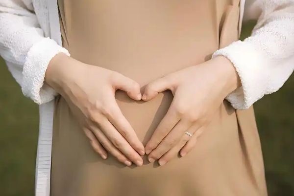 想生女孩夫妻应该怎样备孕，同房后保持仰卧姿势可提高受孕率