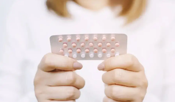 试管移植前吃达英还能和老公同房吗?