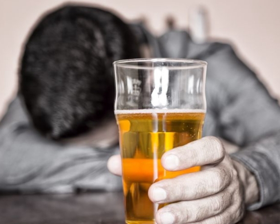 长期酗酒会减少精子数量