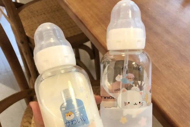 婴幼儿喝奶用的奶瓶ppsu和tritan哪个材质比较好呢？
