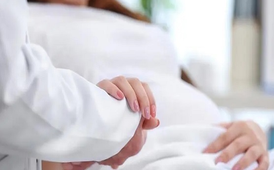 村里人说的怀孕期间瞒三不瞒四是什么意思？是迷信吗？