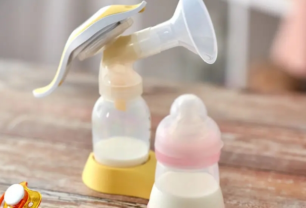 母乳期间吸奶器吸60ml等于宝宝吸多少奶量呢？
