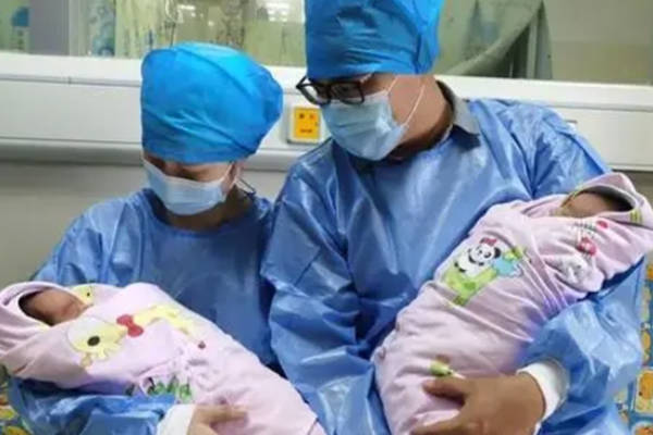  怀龙凤胎对于每个家庭来讲是相当吉利