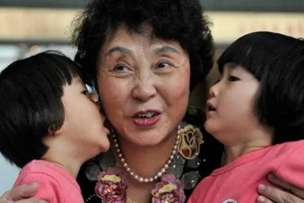 盛海琳的双胞胎女儿不是供卵生的