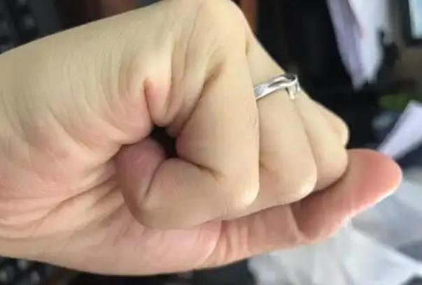 右手握拳看二胎男女的说法准不准啊？