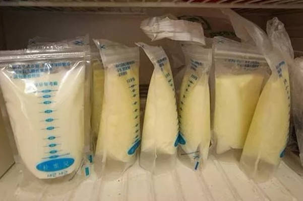母乳解冻可观察有无漏气辨别是否变质