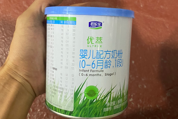 某乐宝优萃奶粉有助宝宝消化