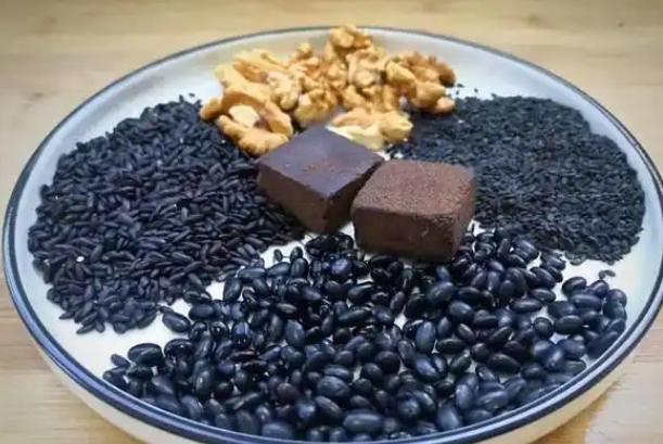 我坚持吃黑豆一年可以调理好月经吗？