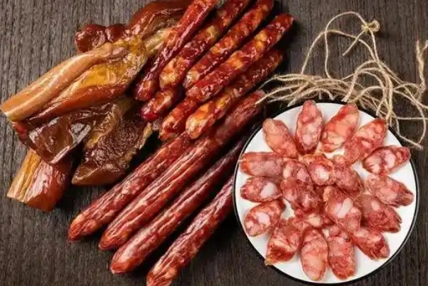 吃什么会导致羊水偏少，高盐、利尿等食物少吃