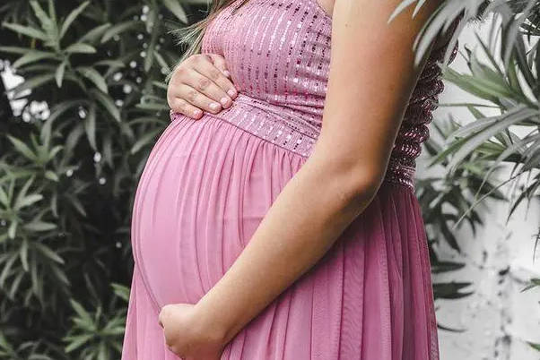 39岁高龄女性做试管婴儿怀双胞胎19周后用不用减胎？