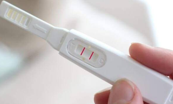 教你如何用验孕棒线看生男生女，注意观察颜色浅淡